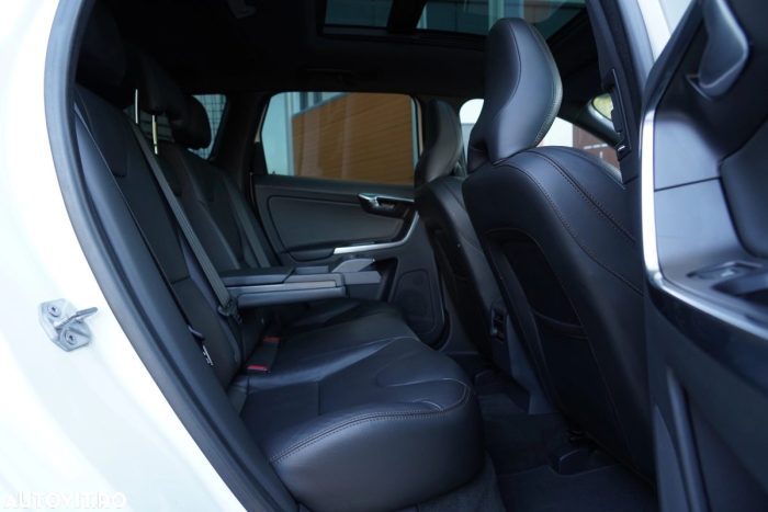 Volvo XC 60 D5 AWD Geartronic Summum