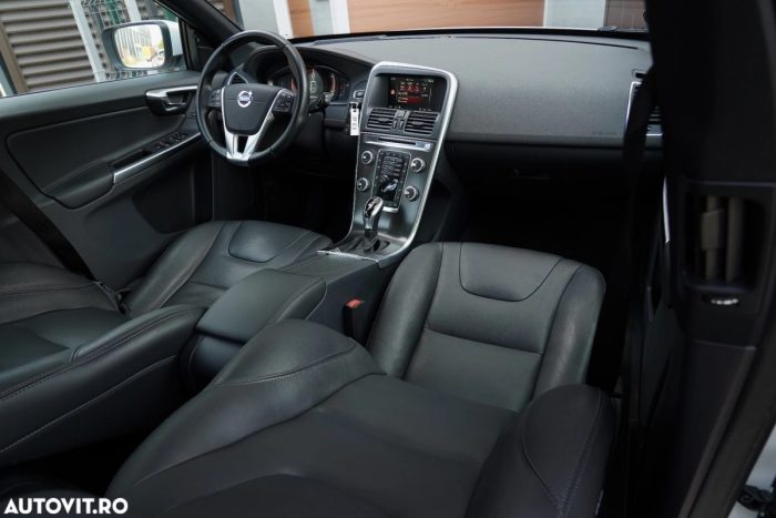 VOLVO -XC60 2.0 190cp SUMMUM