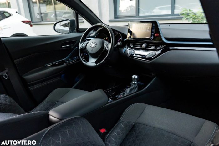 TOYOTA CH-R Hybrid