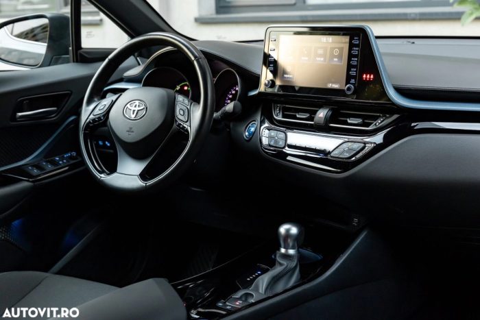 TOYOTA CH-R Hybrid